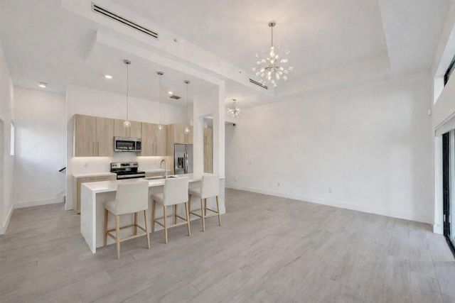 4369 NW 9th Street, Plantation, FL 33317