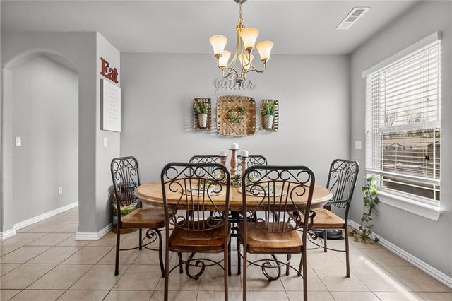 1620 Secretariat Lane, Prairie Grove, AR 72753