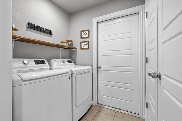 1620 Secretariat Lane, Prairie Grove, AR 72753