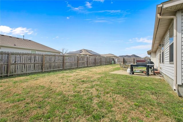 1620 Secretariat Lane, Prairie Grove, AR 72753