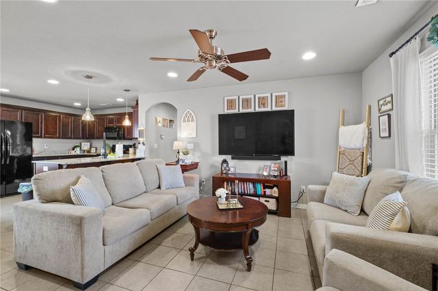 1620 Secretariat Lane, Prairie Grove, AR 72753