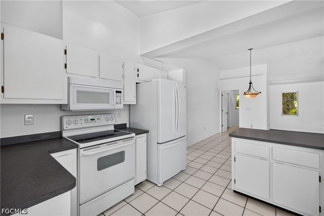 2601 SW 37th TER, Cape Coral, FL 33914