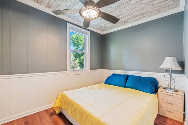 26177 W Lakeview Avenue, Ingleside, IL 60041