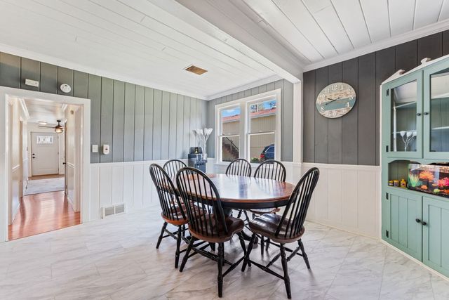 26177 W Lakeview Avenue, Ingleside, IL 60041