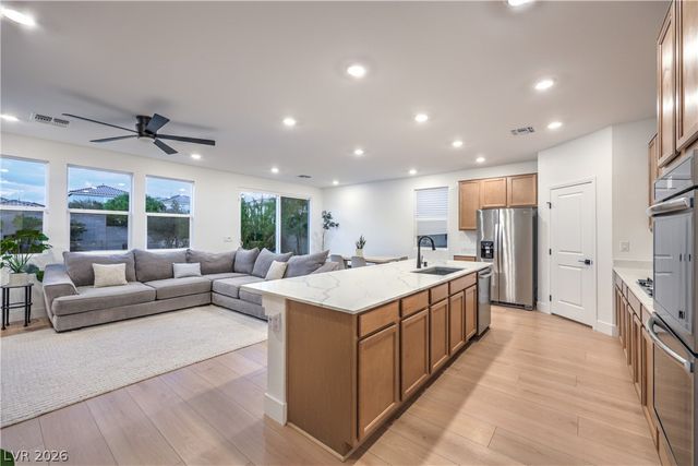 9748 Manchester Peak Avenue, Las Vegas, NV 89178