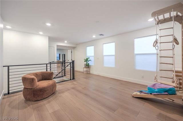 9748 Manchester Peak Avenue, Las Vegas, NV 89178