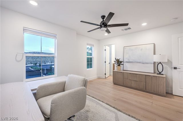 9748 Manchester Peak Avenue, Las Vegas, NV 89178