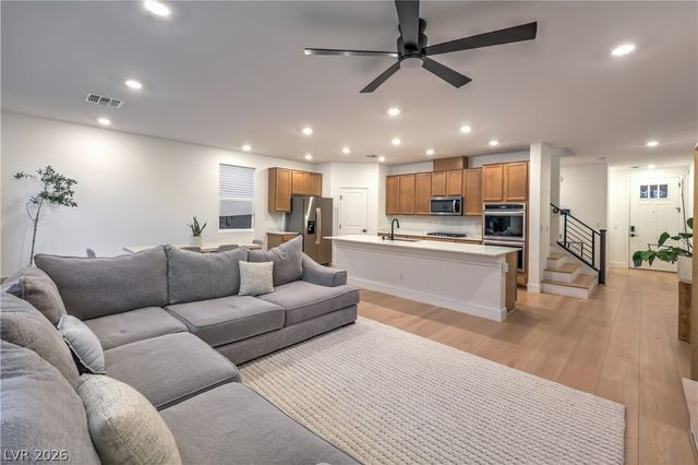 9748 Manchester Peak Avenue, Las Vegas, NV 89178