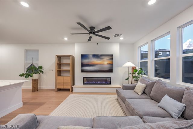 9748 Manchester Peak Avenue, Las Vegas, NV 89178