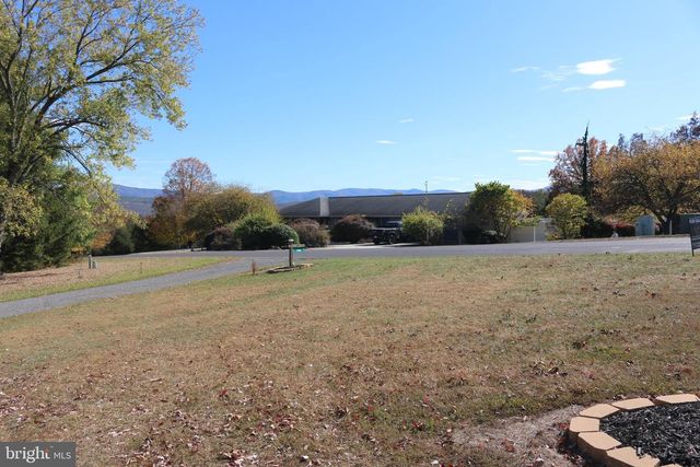 228 MEADOW RIDGE DR, Petersburg, WV 26847