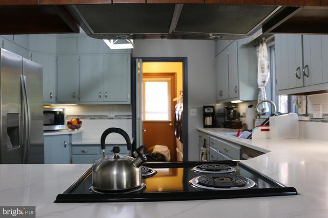 228 MEADOW RIDGE DR, Petersburg, WV 26847