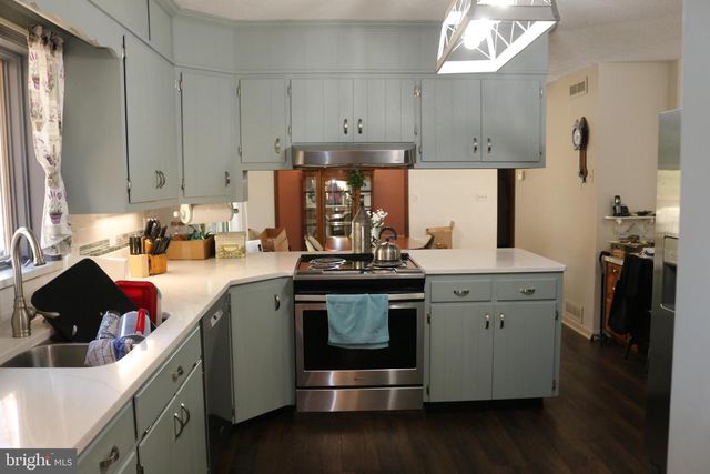 228 MEADOW RIDGE DR, Petersburg, WV 26847