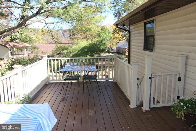 228 MEADOW RIDGE DR, Petersburg, WV 26847