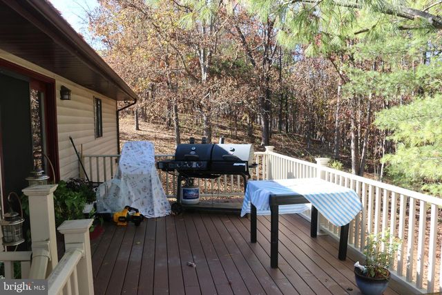 228 MEADOW RIDGE DR, Petersburg, WV 26847