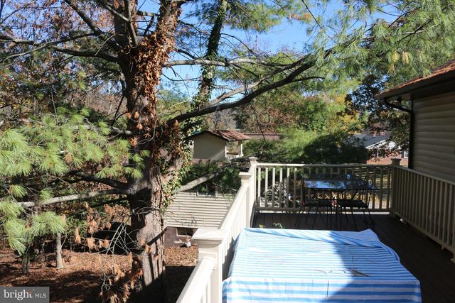 228 MEADOW RIDGE DR, Petersburg, WV 26847