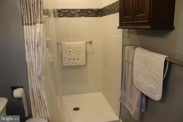 228 MEADOW RIDGE DR, Petersburg, WV 26847