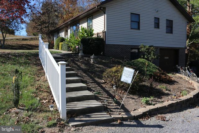 228 MEADOW RIDGE DR, Petersburg, WV 26847