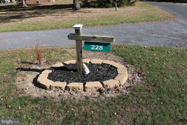 228 MEADOW RIDGE DR, Petersburg, WV 26847