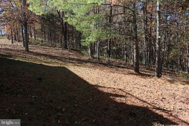 228 MEADOW RIDGE DR, Petersburg, WV 26847