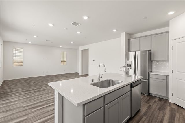 895 Brookdale Drive, Vista, CA 92081