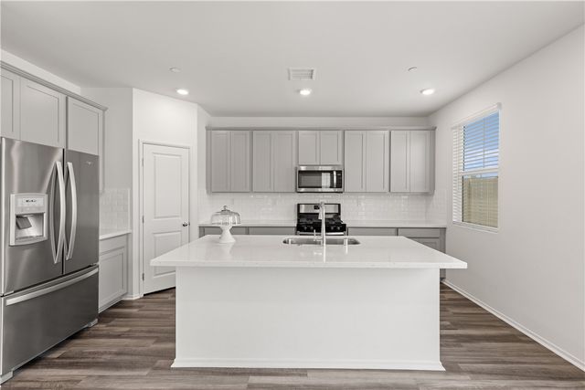 895 Brookdale Drive, Vista, CA 92081