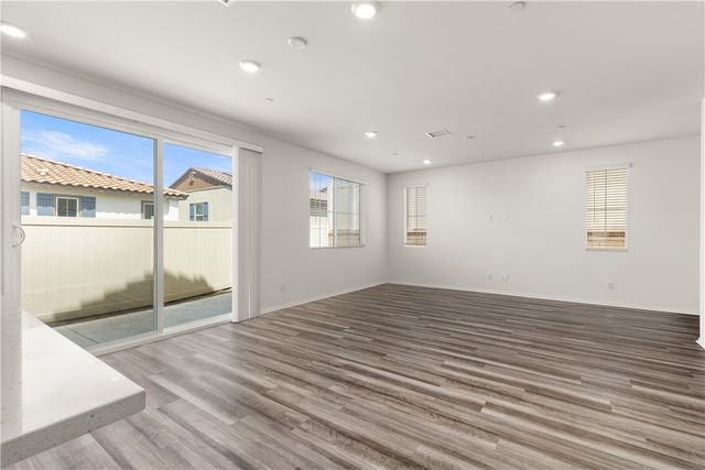 895 Brookdale Drive, Vista, CA 92081