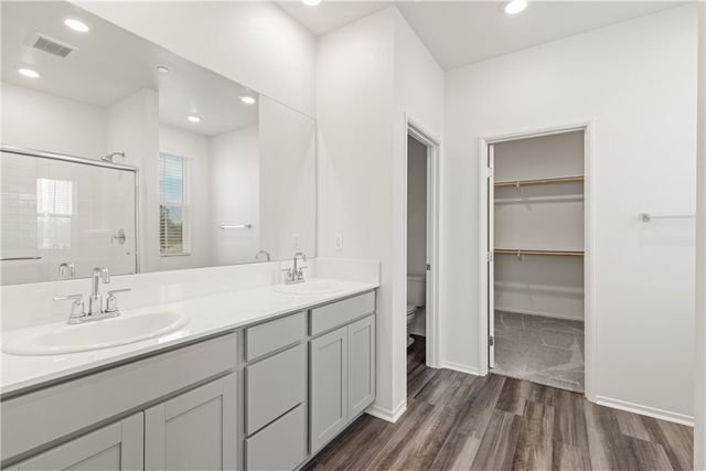 895 Brookdale Drive, Vista, CA 92081