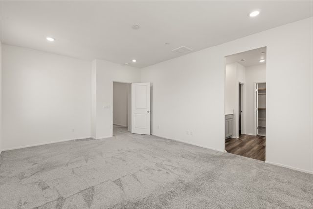 895 Brookdale Drive, Vista, CA 92081