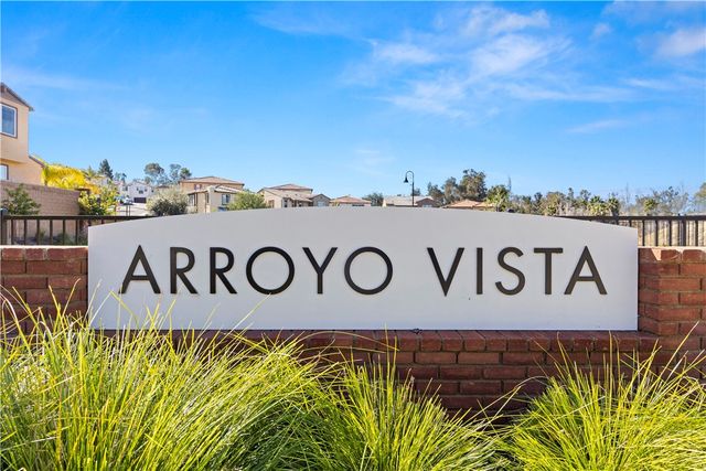 895 Brookdale Drive, Vista, CA 92081