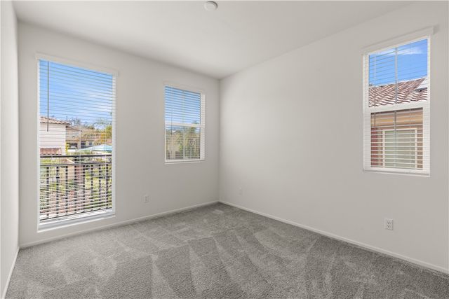 895 Brookdale Drive, Vista, CA 92081