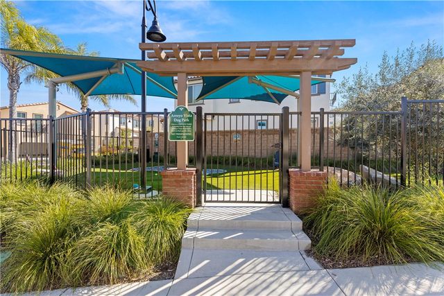 895 Brookdale Drive, Vista, CA 92081