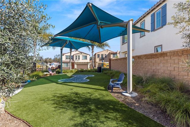 895 Brookdale Drive, Vista, CA 92081