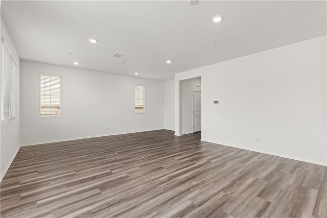 895 Brookdale Drive, Vista, CA 92081