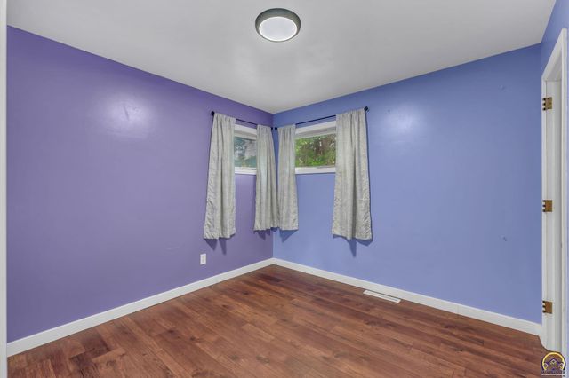 2843 SW McAlister AVE, Topeka, KS 66614