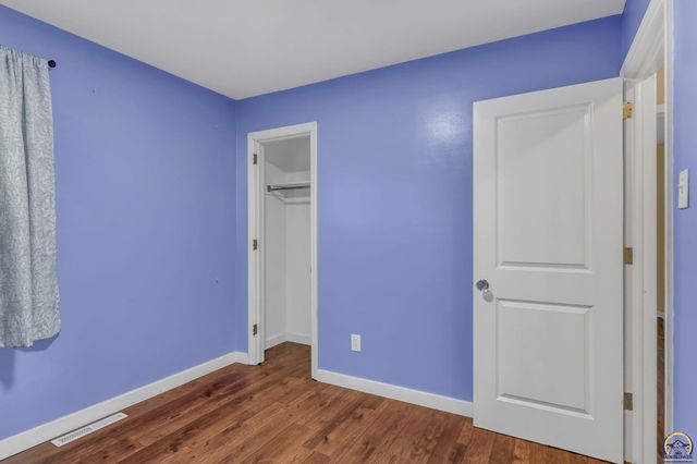 2843 SW McAlister AVE, Topeka, KS 66614
