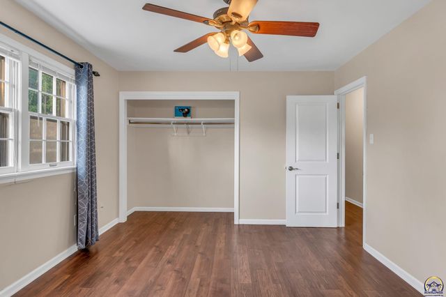 2843 SW McAlister AVE, Topeka, KS 66614