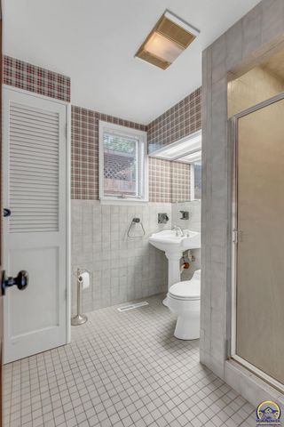 2843 SW McAlister AVE, Topeka, KS 66614