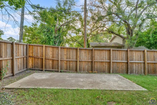2843 SW McAlister AVE, Topeka, KS 66614