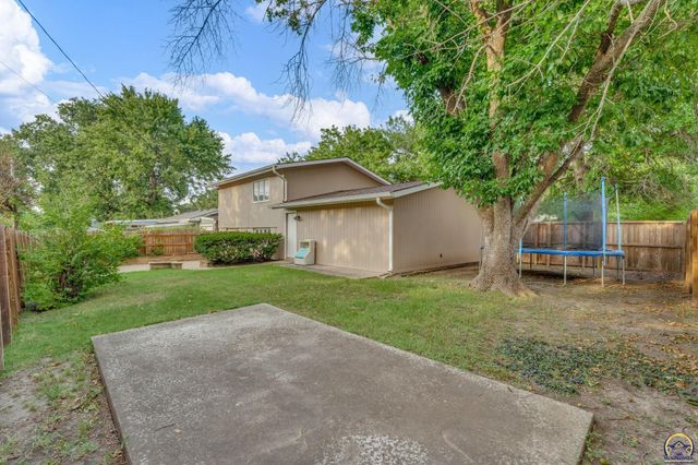 2843 SW McAlister AVE, Topeka, KS 66614