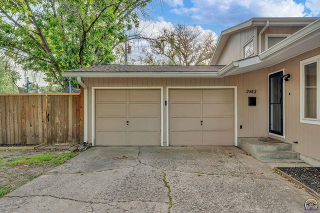 2843 SW McAlister AVE, Topeka, KS 66614