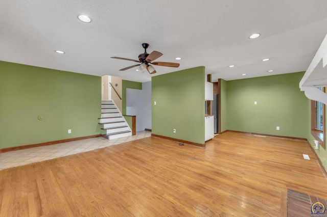 2843 SW McAlister AVE, Topeka, KS 66614