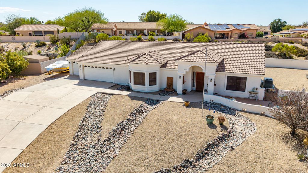 560 TOPEKA Drive, Wickenburg, AZ 85390 — exterior
