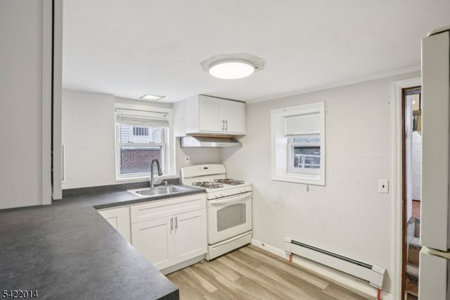 17 Emma Pl, Clifton City, NJ 07013