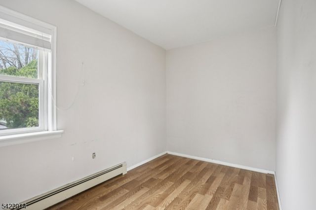 17 Emma Pl, Clifton City, NJ 07013