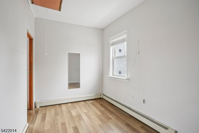 17 Emma Pl, Clifton City, NJ 07013