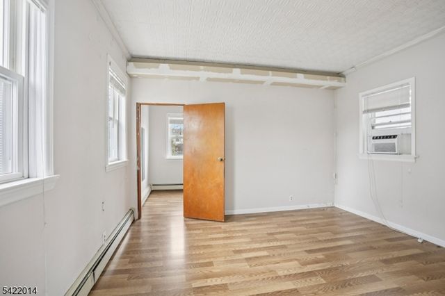 17 Emma Pl, Clifton City, NJ 07013