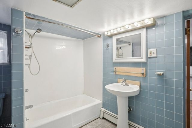 17 Emma Pl, Clifton City, NJ 07013