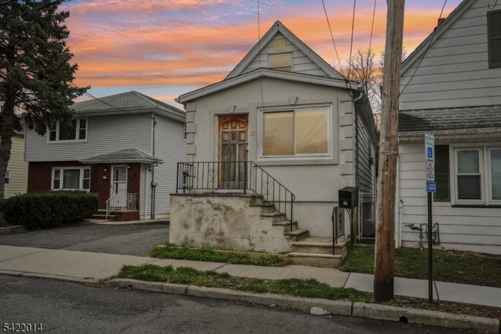 17 Emma Pl, Clifton City, NJ 07013