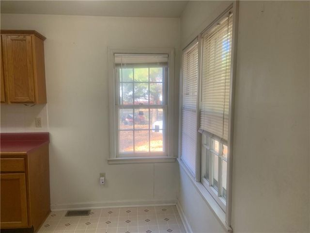 10036 Charlotte Street, Kansas City, MO 64131