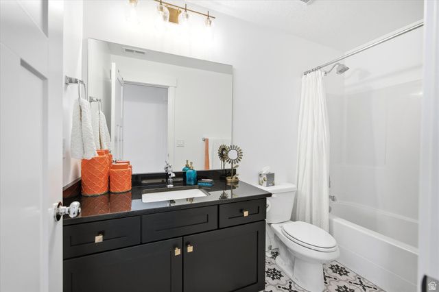 1321 W FORT ROCK DR, Saratoga Springs, UT 84045